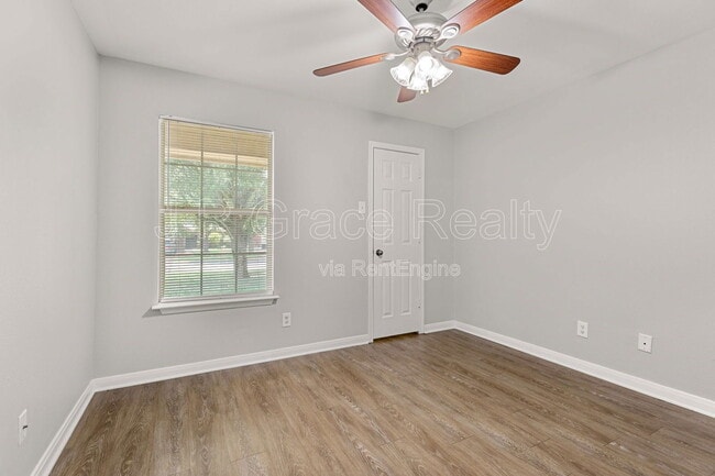 Building Photo - 10217 Hyacinth Ln