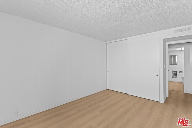 Building Photo - 10535 Wilshire Blvd