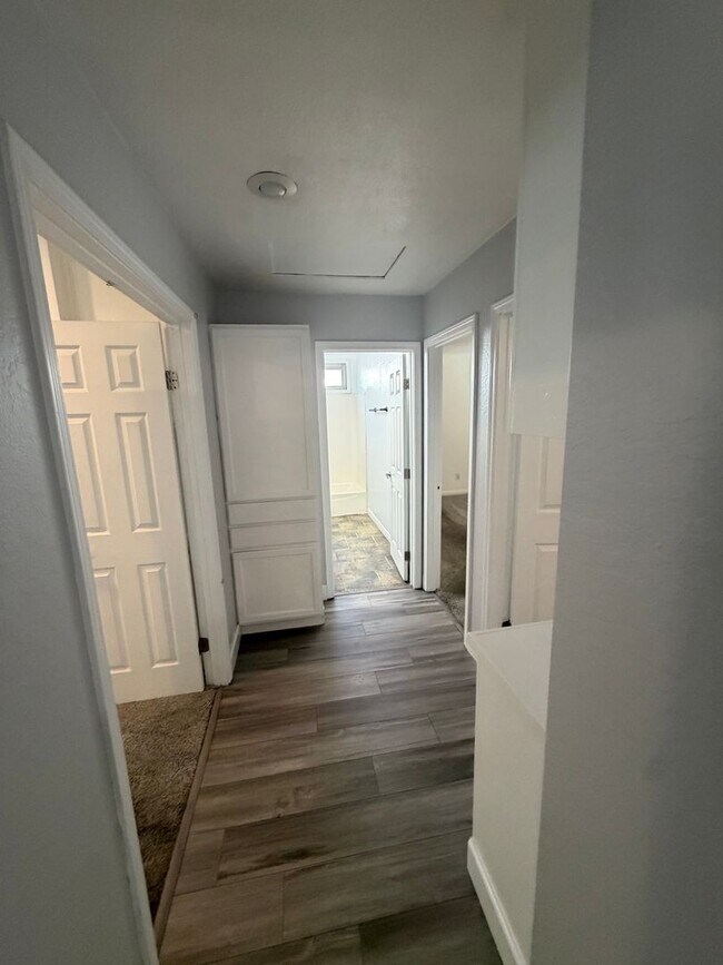Building Photo - 1118 Zircon St