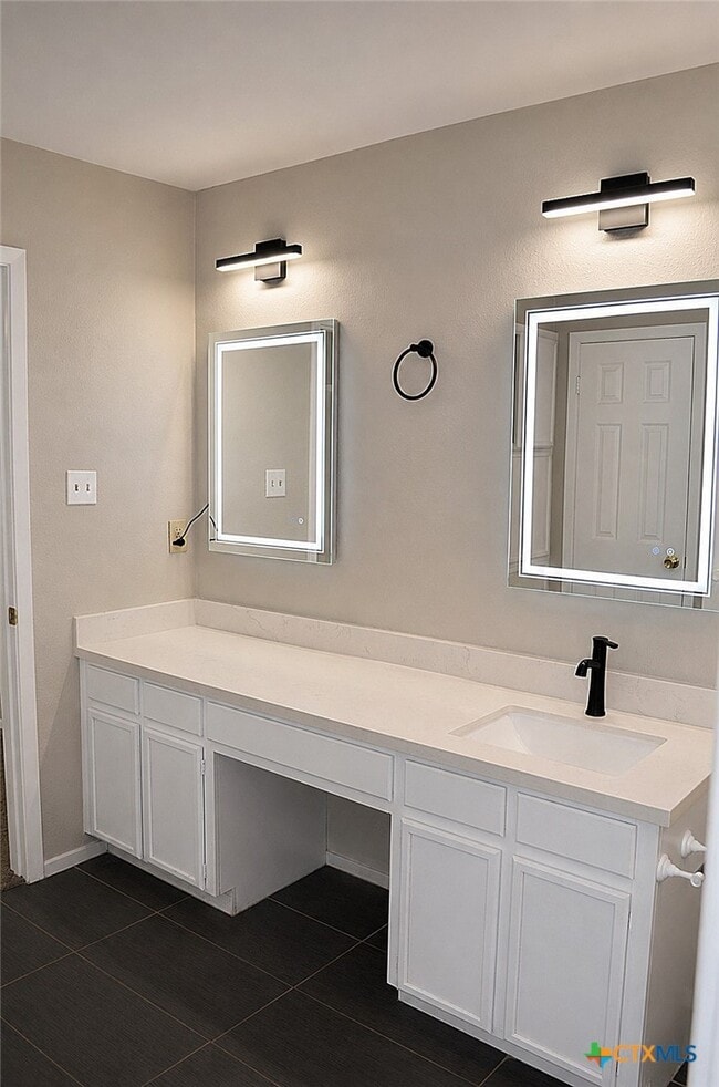 Building Photo - 4312 Creekside Dr