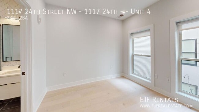 Building Photo - 1117 24th St NW