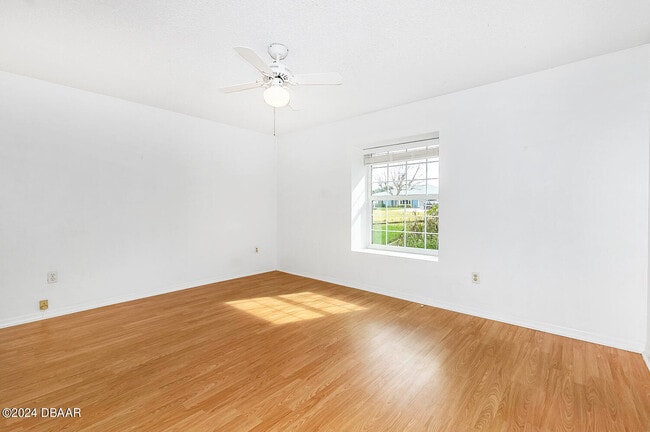 Building Photo - 145 Riverwalk Ct