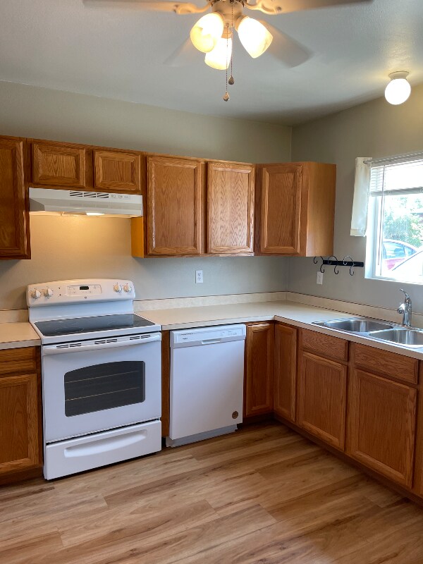 Building Photo - 506 Waukesha Ave