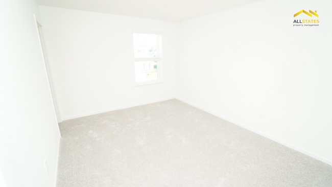 Building Photo - 4030 NE 33rd Ave