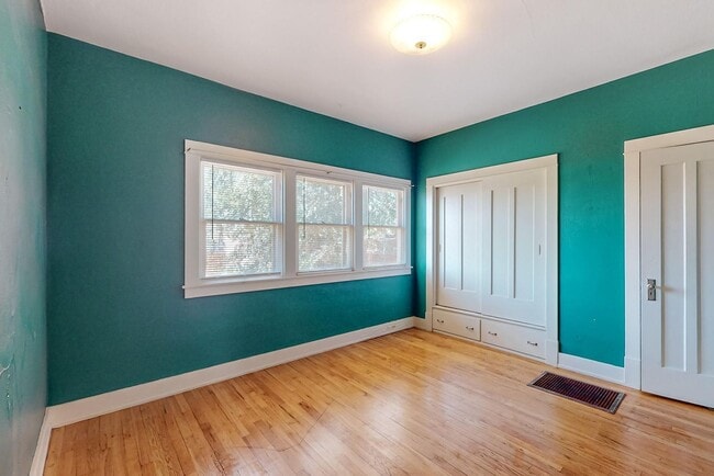 Building Photo - HISTORIC Edo BUNGALOW 2 Bedroom 1 Bath