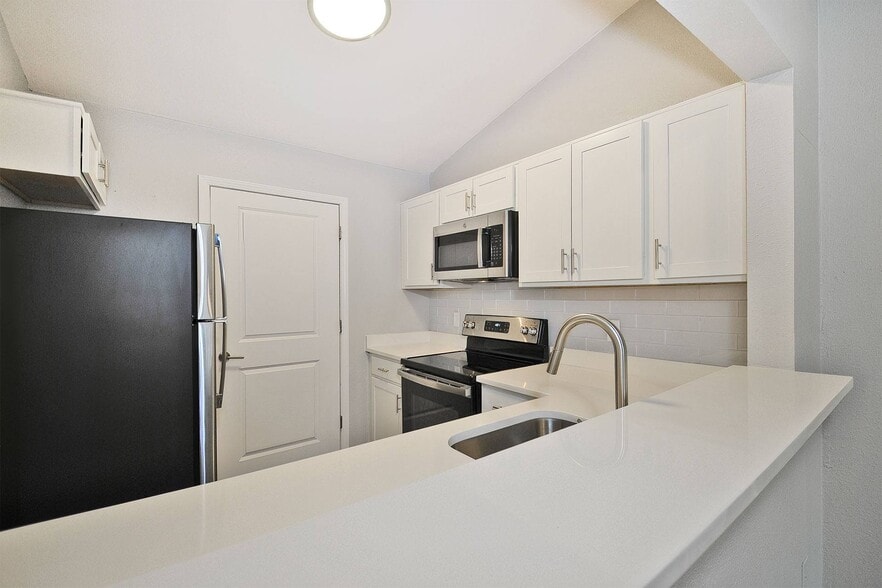 Building Photo - The Glens at Rolling Ridge