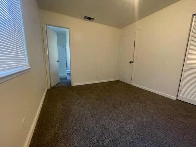 Building Photo - 363 Rio Lindo Ave