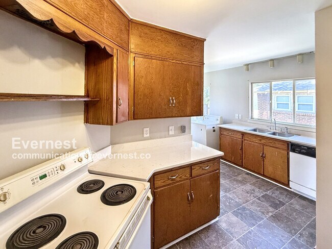 Building Photo - 1316 43rd St N