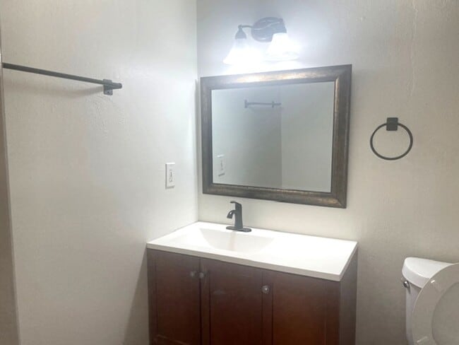 Building Photo - Spacious 3BR/2BA Condo Near Siesta Key Beach – Amenities Included!