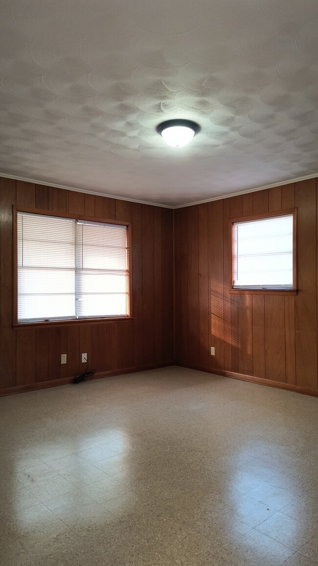 Building Photo - 2707 W 27th Ave