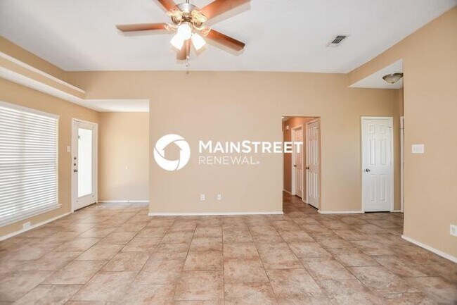 Building Photo - 3 Bedroom Pet-Friendly Home in Mesquite, TX with Main Street Renewal