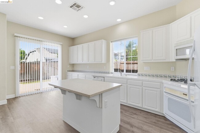 Building Photo - 1067 Somersby Way