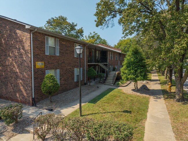 Building Photo - 1838 Kendall Ln