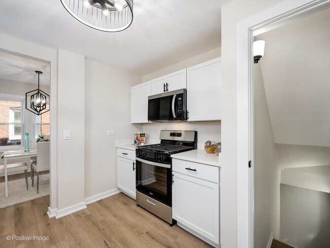 Building Photo - 4036 W 57th St