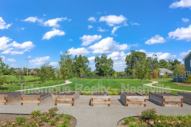 Building Photo - 704 Conifer Dr