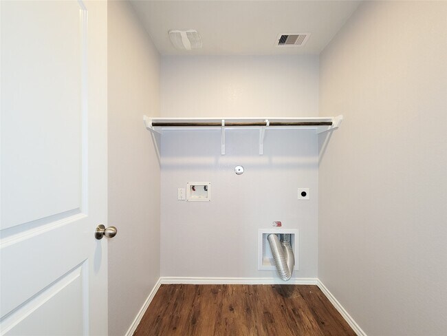 Building Photo - 5443 Dunsmore Harbor Ln