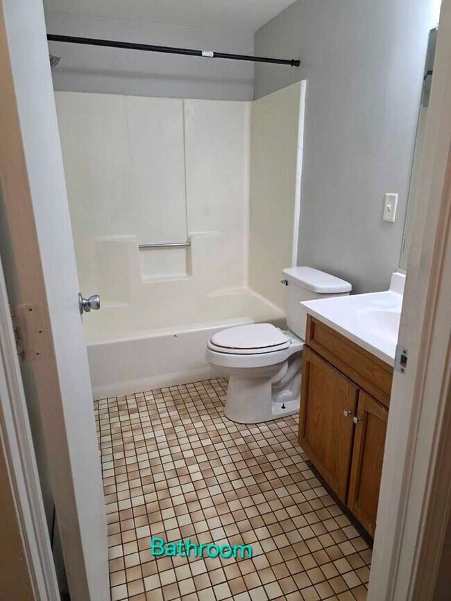 Building Photo - 130 S Clarendon St