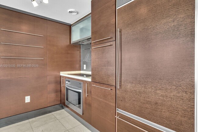 Building Photo - 6000 Indian Creek Dr