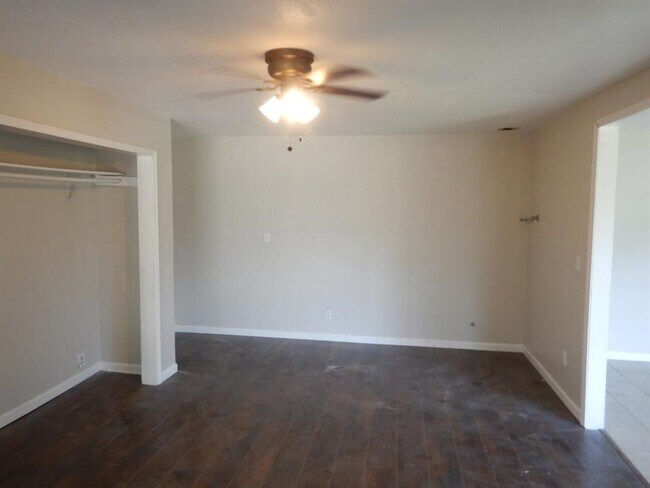 Building Photo - 419 Gammon Dr