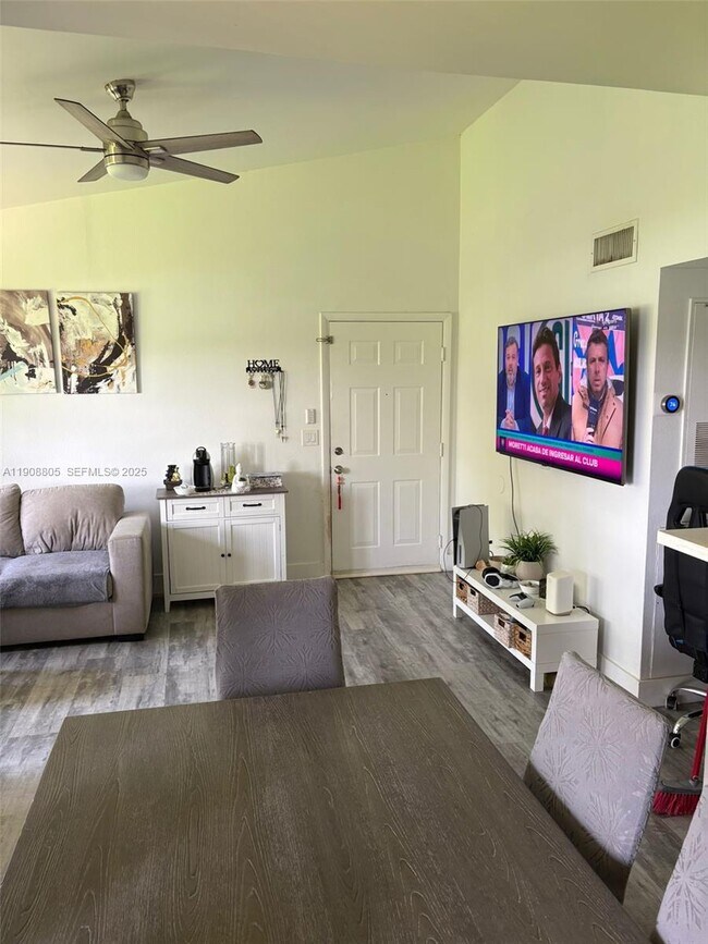 Building Photo - 15560 SW 106th Ln