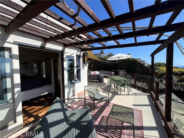 Building Photo - 845 Temple Hills Dr