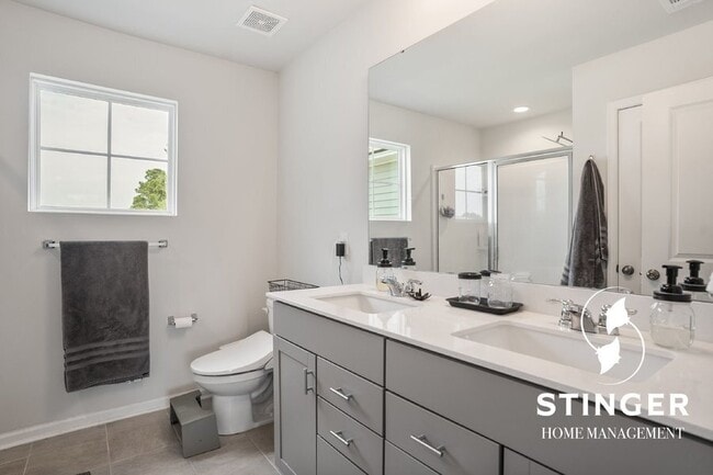 Building Photo - 19 Seneca Wy