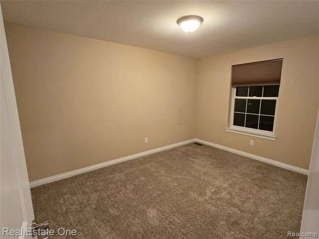 Building Photo - 1131 Woodslee Ave