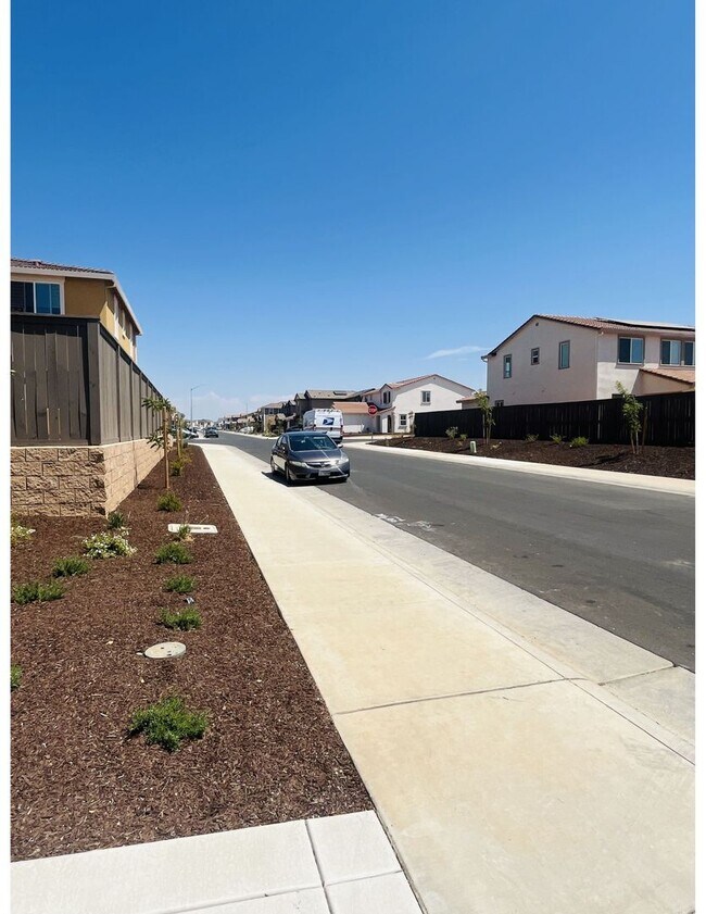 Building Photo - 12667 Ironbow Wy