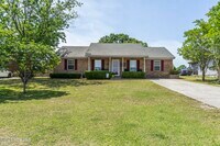 Building Photo - 606 Manassas Dr