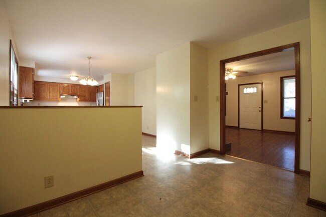 Building Photo - 205 Farmer Rd