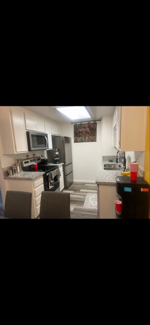 Building Photo - 1313 Floyd Ave