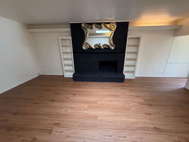 Building Photo - 2418 Guerrero Dr