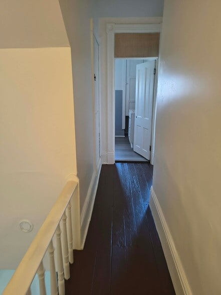 Building Photo - 225 E 5th Ave