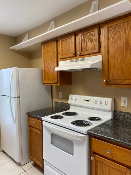 Building Photo - 525 Heatherton Vlg