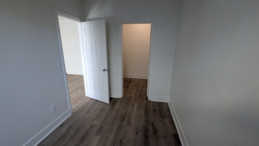 Building Photo - 392 West Center Ave