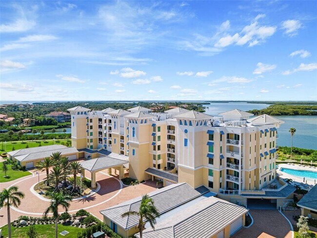 Building Photo - 755 Collany Rd
