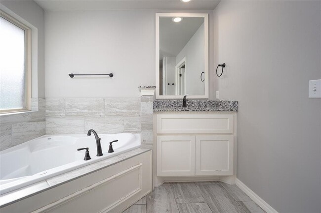 Building Photo - 508 NW 199th St