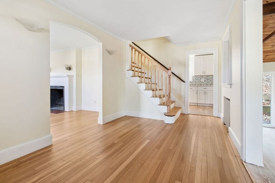 Primary Photo - 43 Northbourne Rd