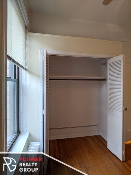 Building Photo - 1224 N Dearborn St