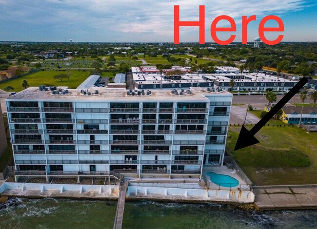 Building Photo - 4334 Ocean Dr