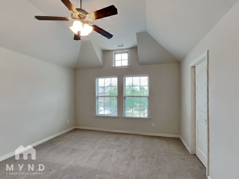Building Photo - 4784 Bridgewater St