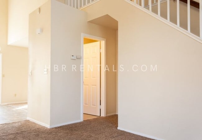 Building Photo - Charming 3-Bedroom Retreat with Cozy Fireplace in Tracy – Spacious Home with 2.5 Baths!