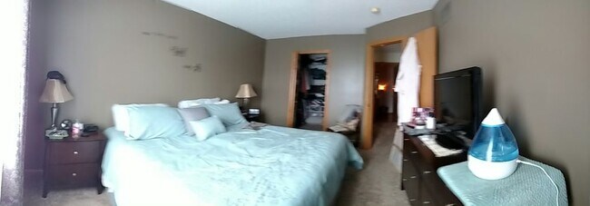 Building Photo - 1708 Pebble Ter