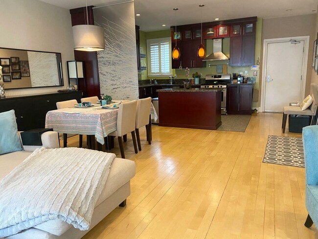 Building Photo - 525 Gough St