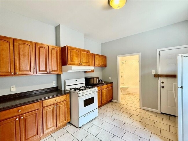 Building Photo - 1133 Belleville St