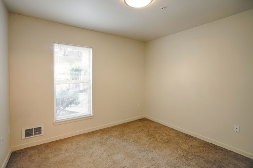 Building Photo - John Court - 2 bedrooms