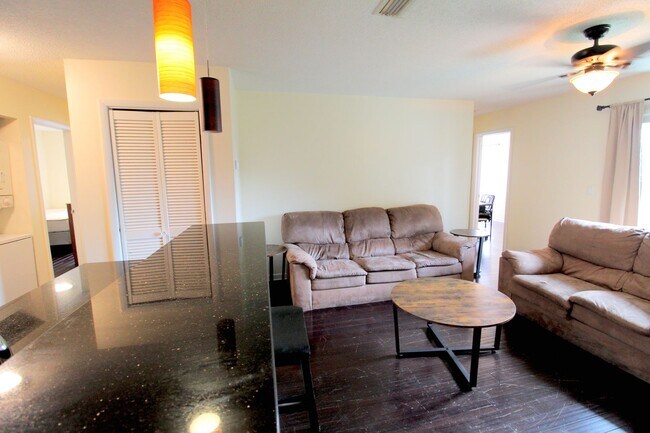 Building Photo - 1342 Hunters Rd