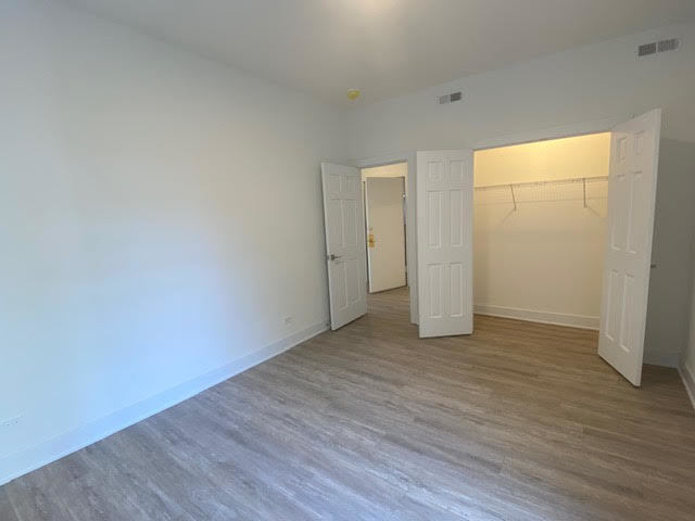 Building Photo - 1053 W Columbia Ave