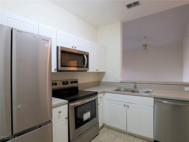Building Photo - 4133 Bellasol Cir