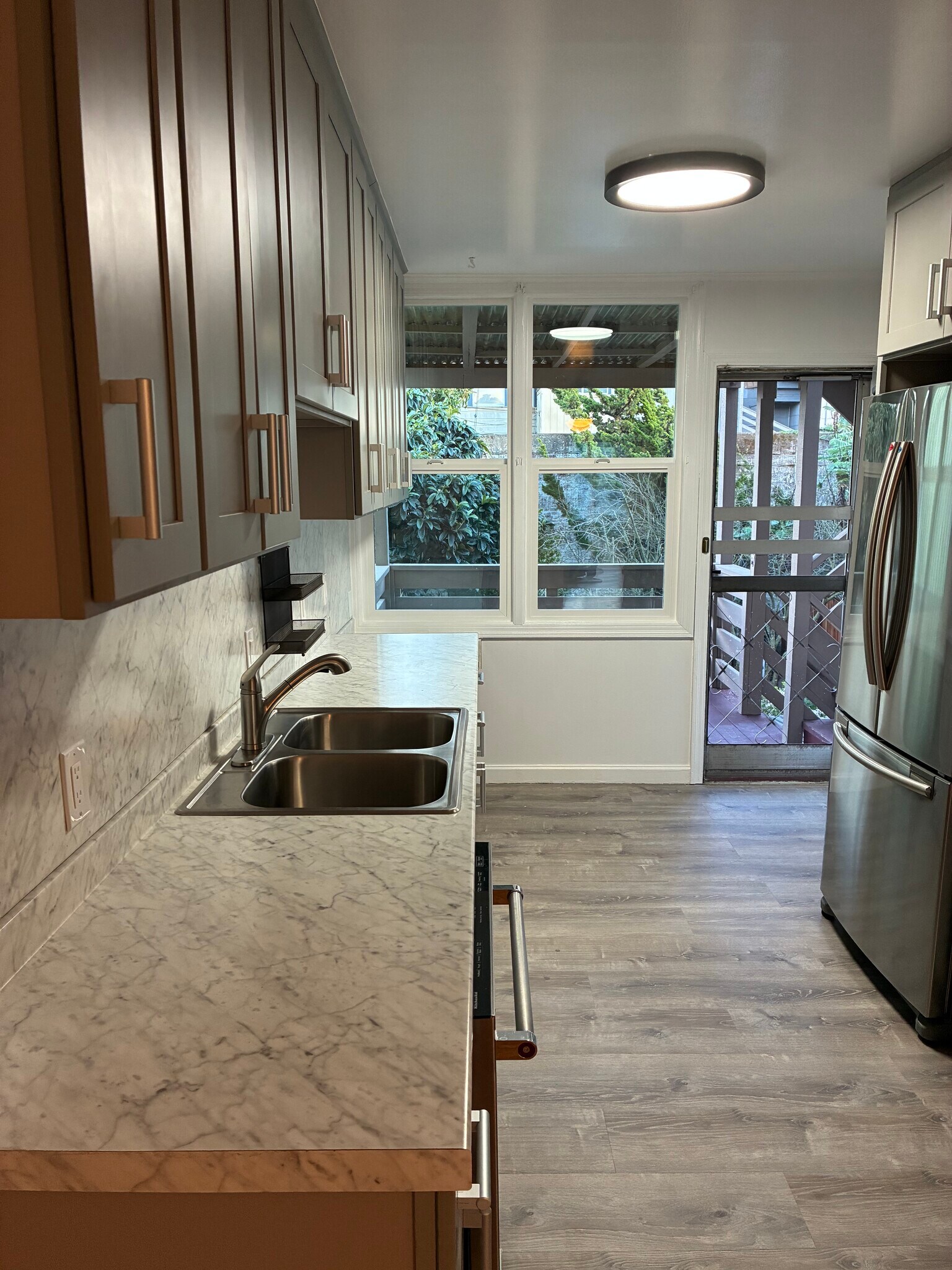 Building Photo - 79 Tiffany Ave